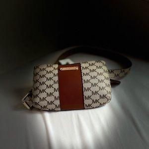 Michale Morse women belt purse size L/XL